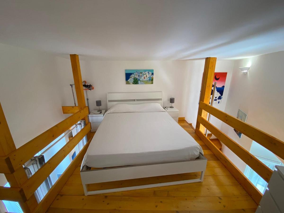 Magi - Zeus Apartment Понца Екстериор снимка